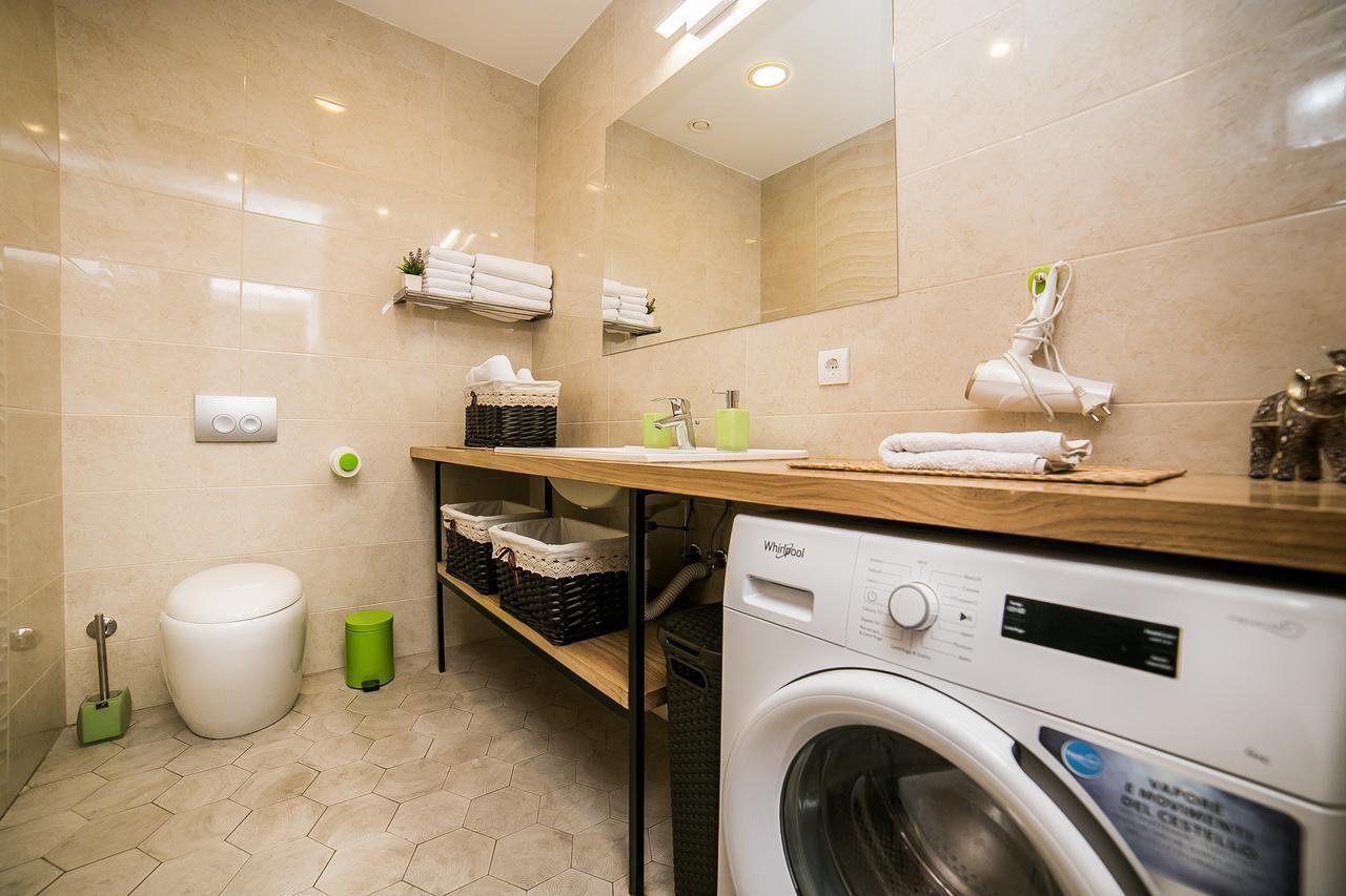 Cosmopolitan Apartment Belgrado Buitenkant foto