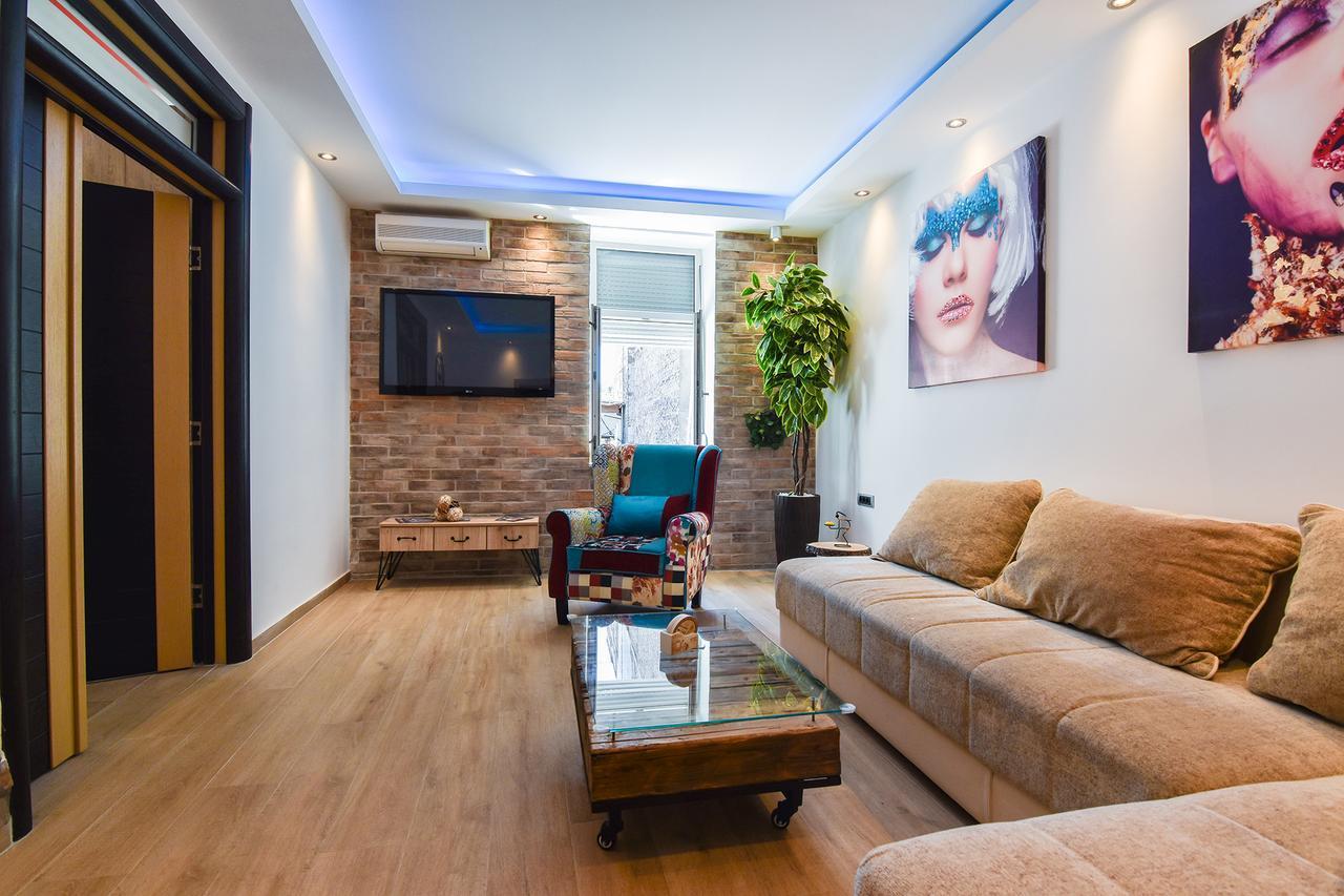 Cosmopolitan Apartment Belgrado Buitenkant foto